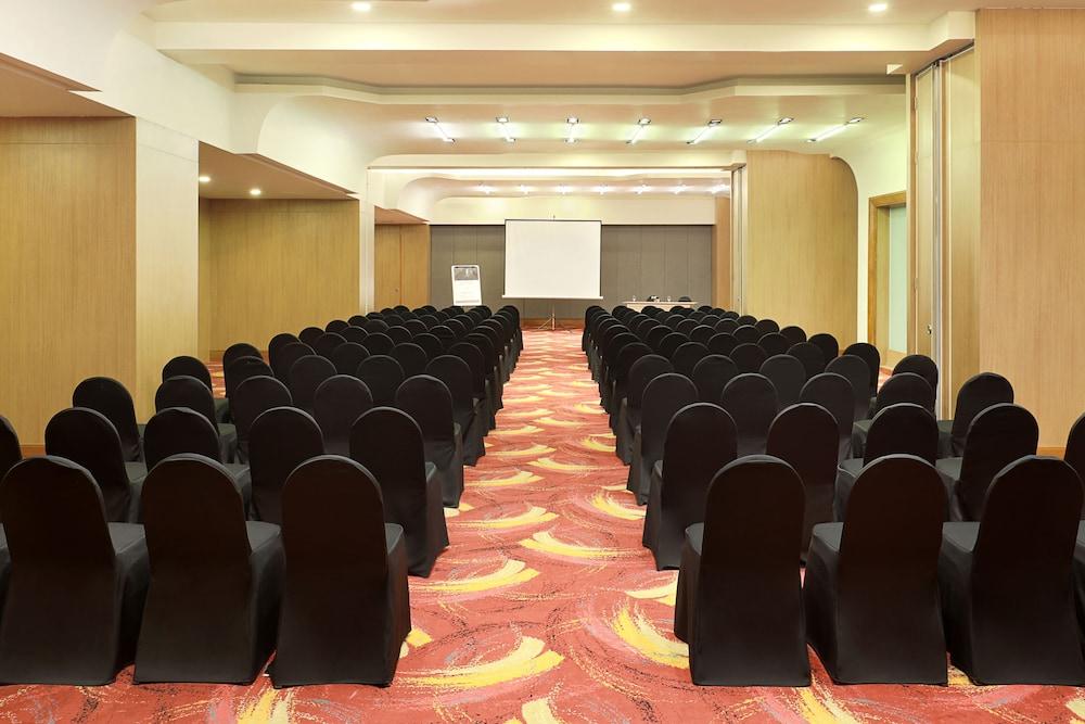 Mercure Bandung Nexa Supratman Kültér fotó